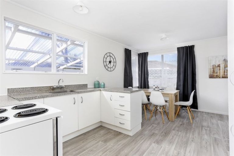 Photo of property in 33 Childers Road, Ranui, Auckland, 0612