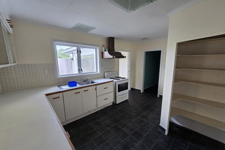 Photo of property in 21 Olivia Crescent, Tawa, Wellington, 5028