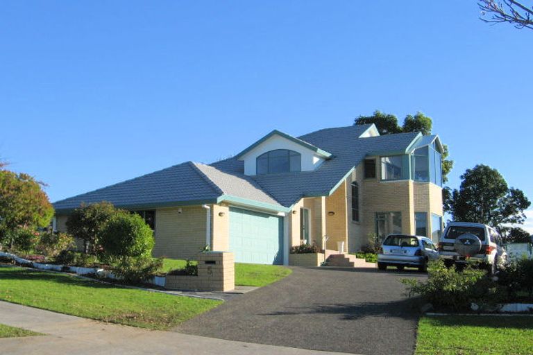 Photo of property in 5 Rakaia Rise, Clover Park, Auckland, 2019