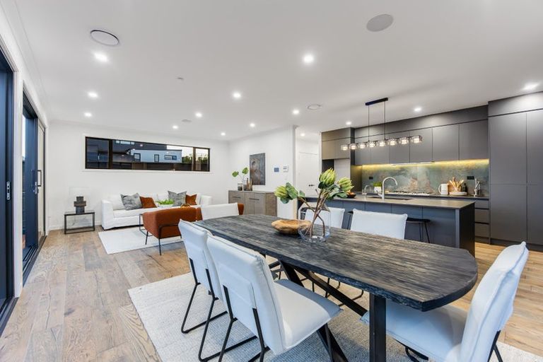 Photo of property in 52 Kumukumu Road, Long Bay, Auckland, 0630