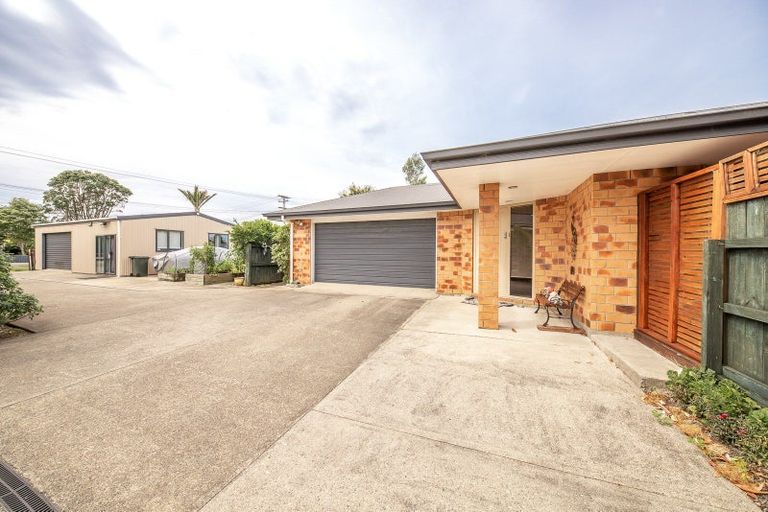 Photo of property in 42 Peel Street, Westport, 7825