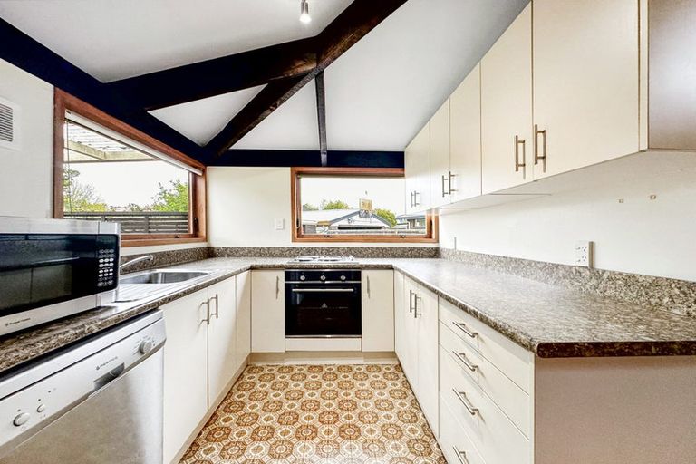 Photo of property in 351 Sawyers Arms Road, Harewood, Christchurch, 8051