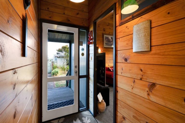 Photo of property in 8 Pohutukawa Drive, Opunake, 4616