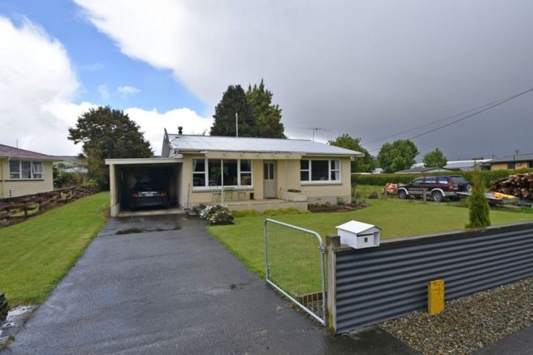 Photo of property in 11 Queen Street, Otautau, 9610