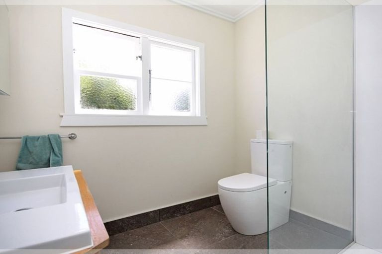 Photo of property in 42 Mckenzie Street, Levin, 5510