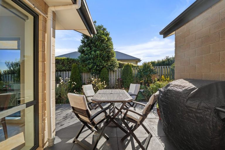 Photo of property in 41 Highcrest Heights, Westmorland, Christchurch, 8025