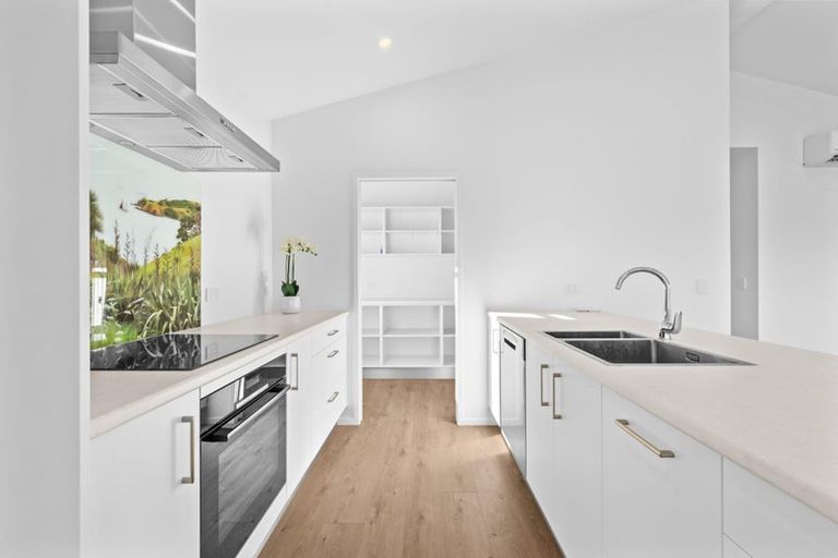 Photo of property in 12 Arahanga Road, Paparoa, 0571