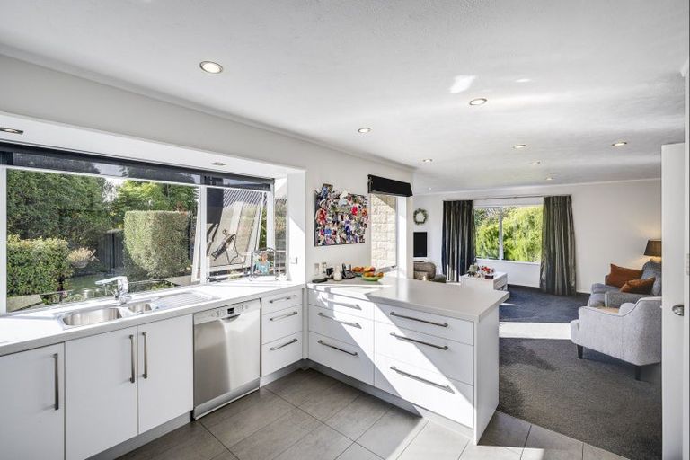 Photo of property in 8 Lennon Grove, Havelock North, 4130