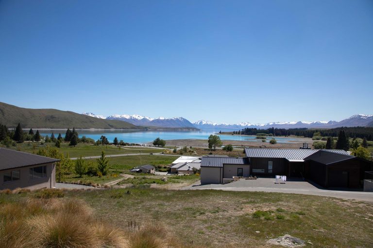 Photo of property in 16 Rankin Rise, Lake Tekapo, 7999