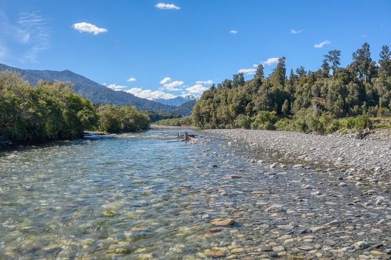 Photo of property in 91 Beach Road, Kakapotahi, Ross, 7885