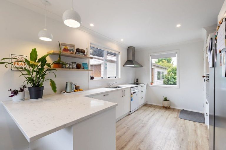 Photo of property in 6 Belgrave Place, Awapuni, Palmerston North, 4412