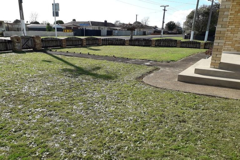 Photo of property in 43 Willis Road, Papakura, 2110