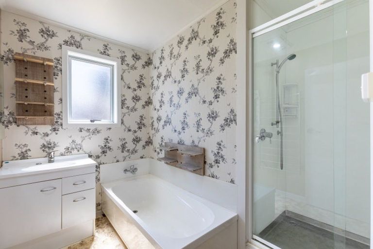 Photo of property in 46 Ross Street, Woodville, 4920