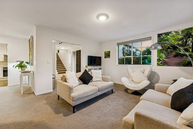 Photo of property in 3/4 Frater Avenue, Milford, Auckland, 0620