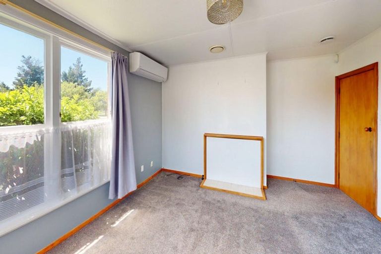 Photo of property in 41 Ellesmere Crescent, Highbury, Palmerston North, 4412