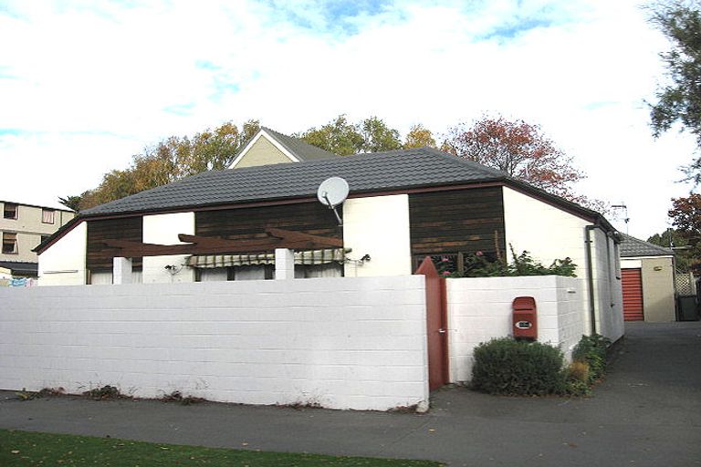 Photo of property in 2/25 Newbridge Place, Ilam, Christchurch, 8041