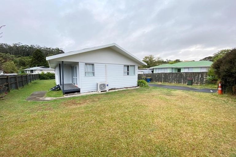 Photo of property in 17 Camphora Place, Ranui, Auckland, 0612