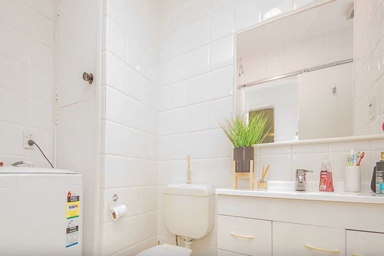 Photo of property in 423 Bucklands Beach Road, Bucklands Beach, Auckland, 2012