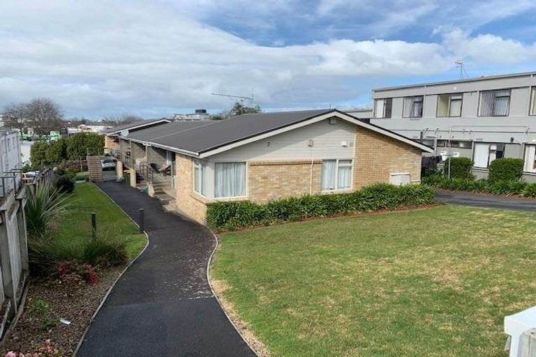 Photo of property in 5/3 Hill Street, Hamilton Lake, Hamilton, 3204