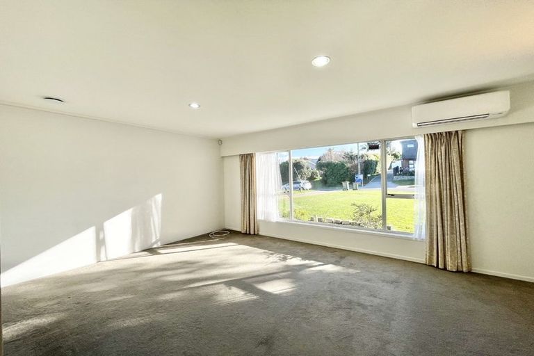 Photo of property in 1/7 Maunder Place, New Lynn, Auckland, 0600