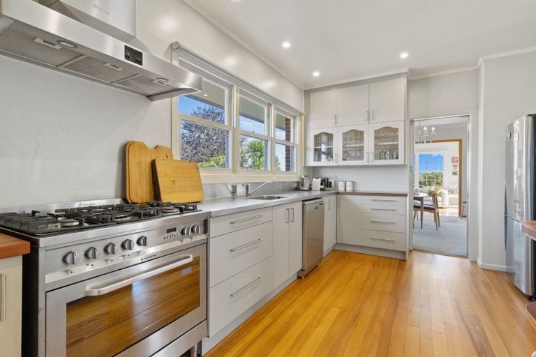 Photo of property in 39 Hillcrest Road, Hillcrest, Hamilton, 3216