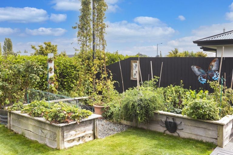 Photo of property in 39 Te Whenu Crescent, Marshland, Christchurch, 8083