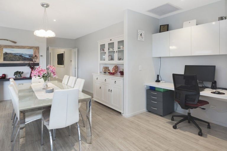 Photo of property in 39 Te Whenu Crescent, Marshland, Christchurch, 8083