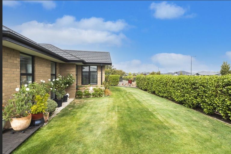 Photo of property in 39 Te Whenu Crescent, Marshland, Christchurch, 8083