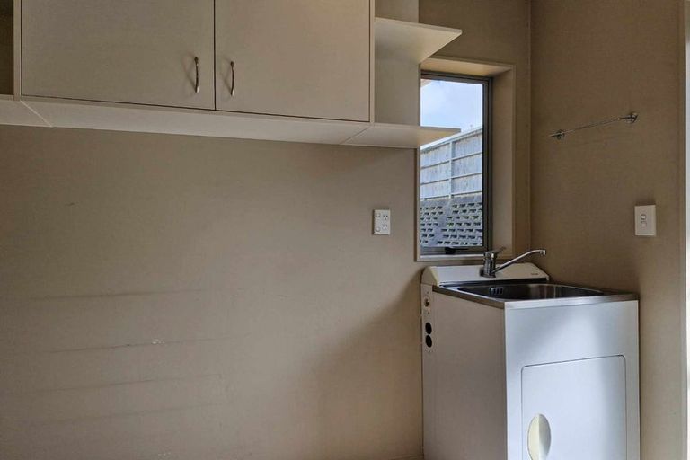 Photo of property in 11 Shaldon Crescent, Blagdon, New Plymouth, 4310