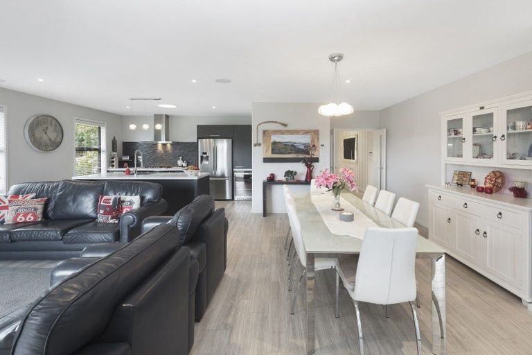 Photo of property in 39 Te Whenu Crescent, Marshland, Christchurch, 8083