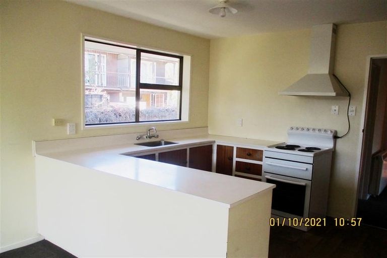 Photo of property in 2/18 Cashmere Road, Cashmere, Christchurch, 8022