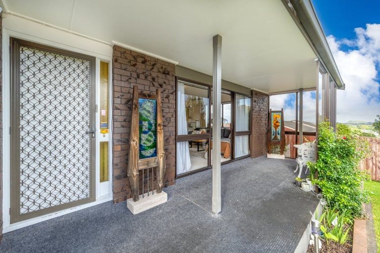 Photo of property in 2/42 Cromdale Avenue, Highland Park, Auckland, 2010