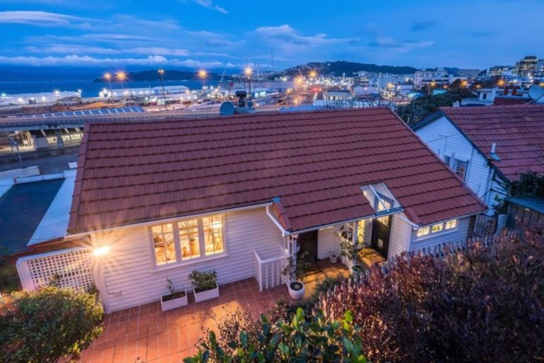 Photo of property in 12 Frandi Street, Thorndon, Wellington, 6011