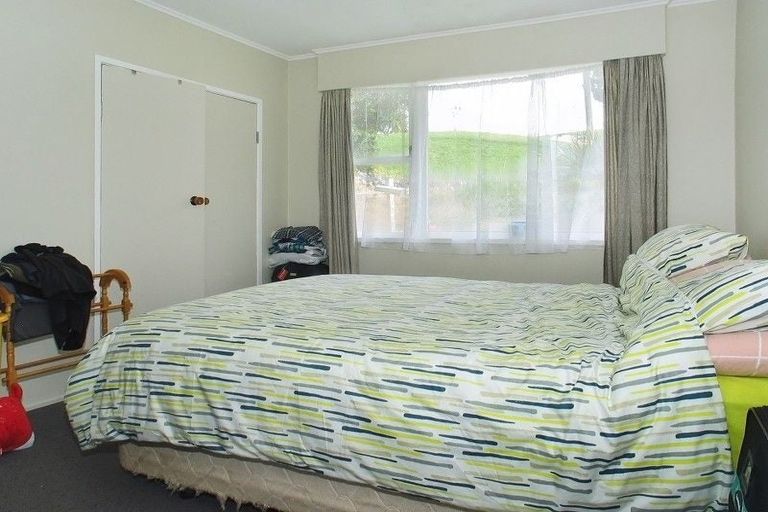 Photo of property in 40 Whanake Street, Titahi Bay, Porirua, 5022