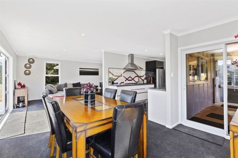 Photo of property in 6 Mayfair Place, Tawa, Wellington, 5028