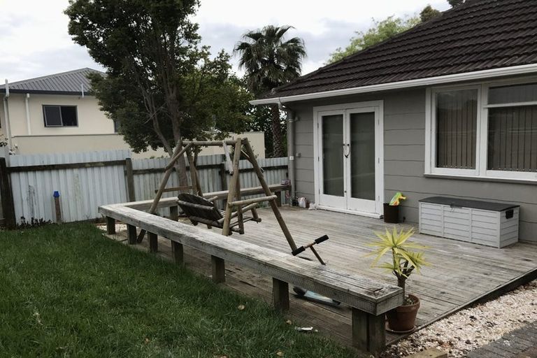 Photo of property in 1/148 Boundary Road, Blockhouse Bay, Auckland, 0600