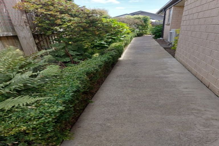 Photo of property in 19 Dunsford Close, Halswell, Christchurch, 8025