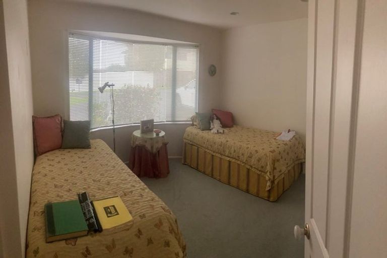 Photo of property in 4 Savoy Road, Orewa, 0931