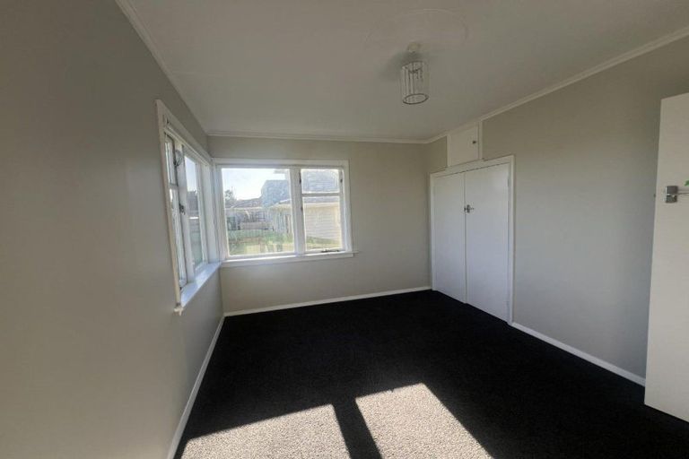Photo of property in 15 Laird Street, Castlecliff, Whanganui, 4501