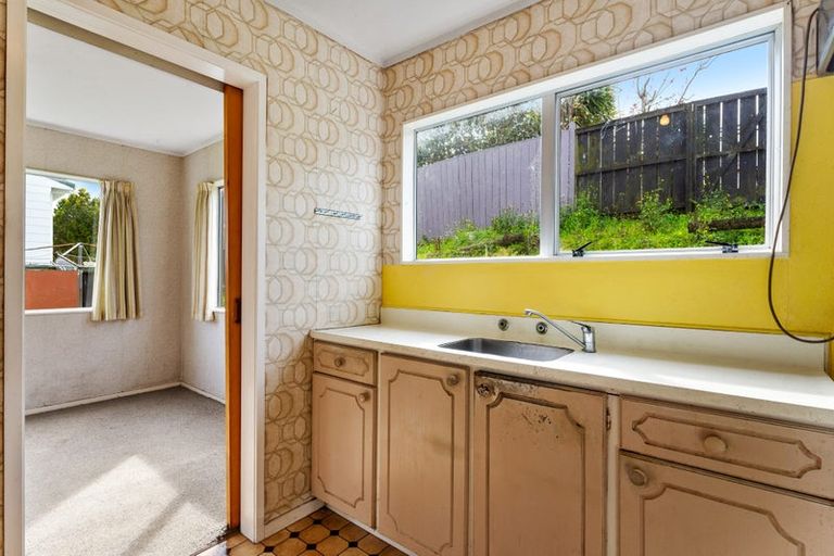 Photo of property in 39 Kohekohe Street, New Lynn, Auckland, 0600