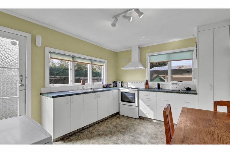 Photo of property in 14 Woodend Road, Woodend, 7610