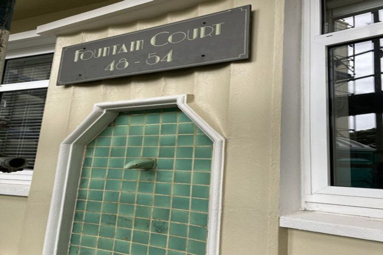 Photo of property in Fountain Court, 6/48 Oriental Parade, Oriental Bay, Wellington, 6011