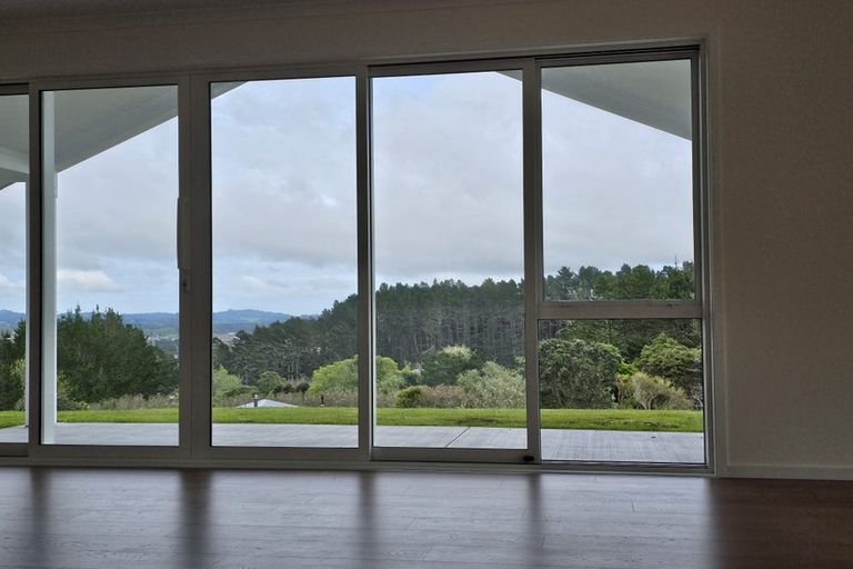 Photo of property in 409 Old North Road, Kumeu, 0892