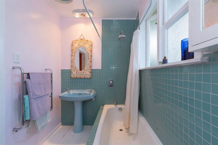 Photo of property in 9 Haumia Street, Paekakariki, 5034