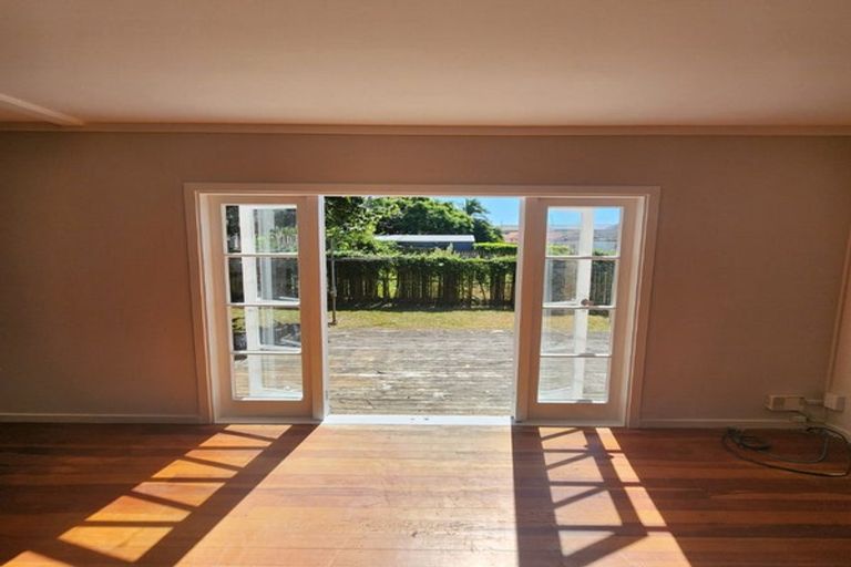Photo of property in 44 Edmonton Road, Henderson, Auckland, 0612
