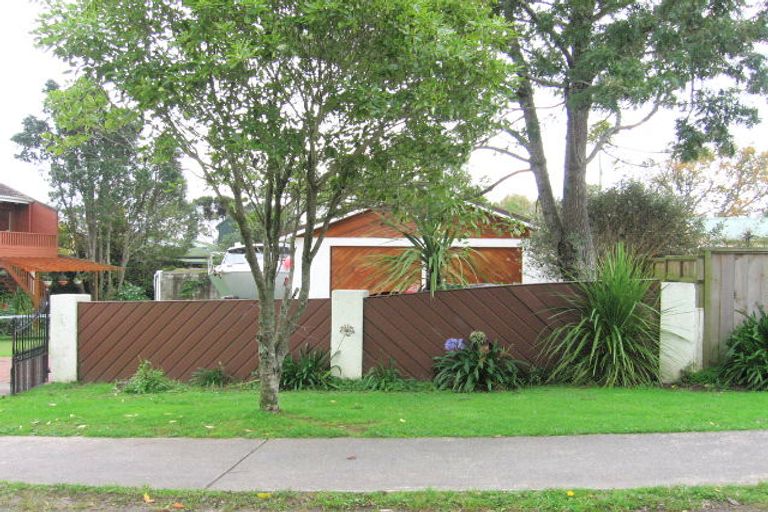 Photo of property in 3 Marae Road, Greenhithe, Auckland, 0632