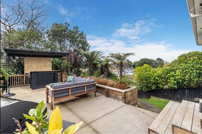 Photo of property in 13 Benchmark Drive, Massey, Auckland, 0614