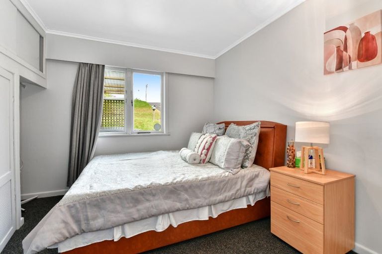Photo of property in 579 East Coast Road, Browns Bay, Auckland, 0630