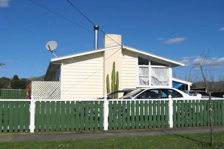 Photo of property in 21 Crowther Street, Shannon, 4821