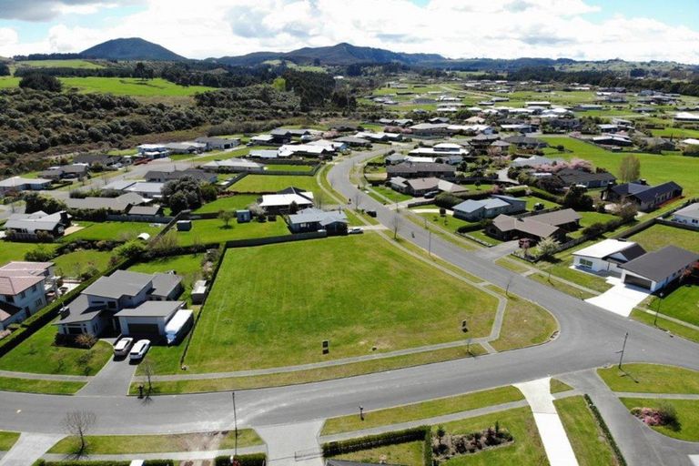 Photo of property in 4 Pukeko Way, Kinloch, Taupo, 3377